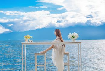 大理环洱海包车一日游【独立包车、景点自选、上门接送时间自由】【当地实力车队多款车型自由选择、全程独立用车无缝接送、可订當日、上门接送时间自由；】