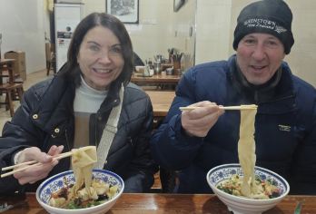 西安城市观光团（含夜间美食）：大小宝塔+博物馆+城墙【参观大雁塔，了解玄奘的故事。 骑行游览明代14公里长的堡垒——亚洲保存*完好的古城墙 在穆斯林区体验穆斯林如何将他们的生活融入这座古城。】