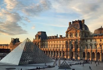 探秘巴黎：卢浮宫+杜乐丽花园+协和广场+埃菲尔铁塔【包车游】【景点个性化可调/包车定制游不拼车/支持多日定制】