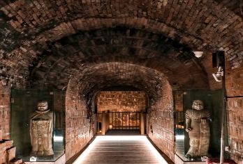 洛阳古墓博物馆讲解●摸金校尉探墓之旅●2小时人工讲解●含耳麦【[深度讲述]河洛文明的历史脉络，听老师娓娓道来】