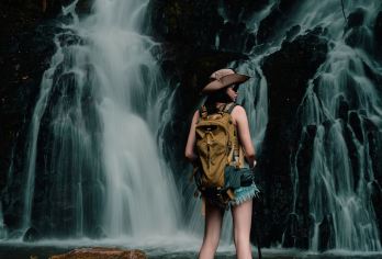 腾冲高黎贡山4公里轻徒步一日游（山野拾趣/山河野厨）【[山野徒步]秘境轻徒步，森林氧吧有氧运动，徒步穿越溪流瀑布】