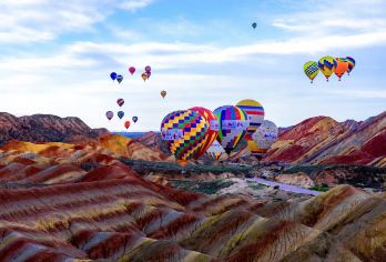 张掖七彩丹霞旅游景区+平山湖一日游【可看日落 小车团 市内免费接送 纯玩无购物】