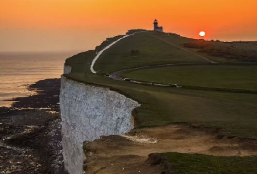 英国伦敦七姐妹国家公园+比奇角+布莱顿海滩包车一日游【精心规划路线，从Seaford Head到比奇角红色灯塔最后抵达白崖，全程不绕路轻松游玩】