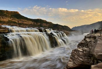 【三环内接+午餐+赠知青旧居】壶口/黄帝陵2+1车一日游【天天发团 三环内上门接省去集合烦恼】