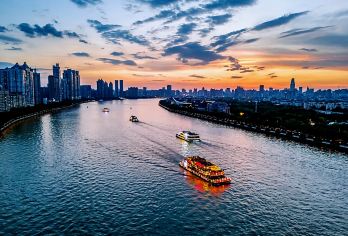 广州1日游+珠江夜游游+陈家祠+外观广州塔+白云山+私家包车【私家旅行：一单一团，不拼客，专属旅行、品质服务：小车上门接送，专职司机护航。重本含门票。】