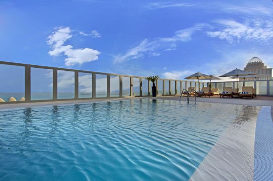 The Curve Hotel