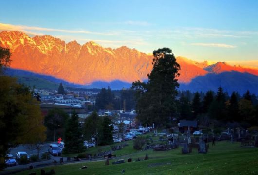 新西兰皇后镇皇后镇日出热气球-剑镇-皇后镇周边一日游-私家游【精选热门景点，高效游玩不走回头路，深度了解文化内涵，贴心服务保障，轻松享受旅程，性价比超高的旅行。】