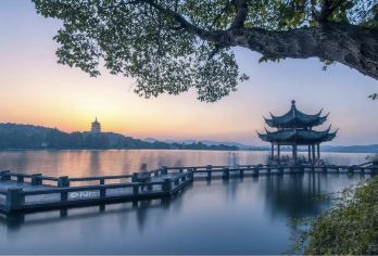 杭州外语导游英文英语，越南语，印尼语等多语种导游，线路可定制【此产品仅提供导游陪同+讲解服务。行程可根据您的意愿定制行程，可咨询人工客服】