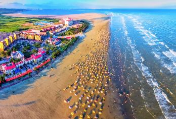 东兴国门景区+金滩+白浪滩+怪石滩一日游（私家团）【真纯玩、周末放松好去处、在边境看大海、海洋民族-京族聚居地、一眼望两国的魅力小城、正宗越南咖啡等着你】