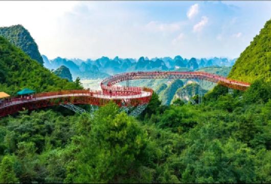 遇龙河竹筏漂游+如意峰+世外桃源一日游【纯玩8人团】【[亮点一]网红竹筏体验+360度俯瞰喀斯特峰林+世外桃源+十里画廊，丰富多彩的一天；】