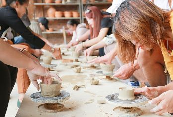 野象谷+曼掌村一日游【6人团+晚出发+寻野象踪迹+可选三项】【[深度体验]走进傣族村落，享用傣族民族私房菜；】