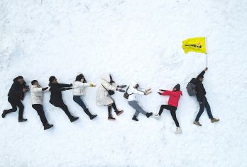 甲尔猛措一日游【 往返6.5km轻徒步、丛林穿梭、玩雪冰瀑】【[轻走徒步]：休闲单边3公里左右山野徒步，给大家足够的畅快体验，放肆在山林中撒野】