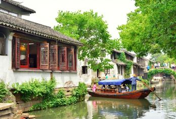 苏州周庄+游船+摇橹船一日游【纯玩•日夜双景•导游贴心服务】【此线路含摇橹船，《只此周庄》演出可选，天天发班，提前1小时下单，随定随走。】