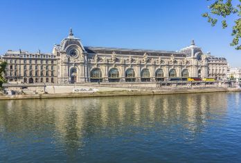 巴黎+奥赛博物馆+协和广场+香榭丽+凯旋门+塞纳河-中文地陪【巴黎City walk经典一日游，感受巴黎风情，体验当地交通出行。】