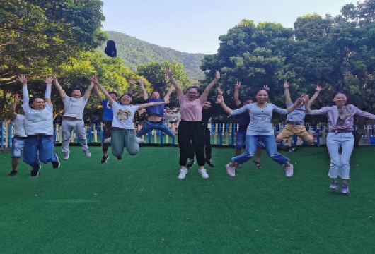 深圳+大鹏半岛一日游【深圳南澳《头号小玩咖》主题亲子一日游】【[学校春秋游]趣味春秋游，定制专属的VIP行程】