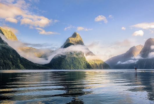皇后镇米尔福德峡湾探秘之旅 世界遗产地｜英文小团 含游船午餐【小团出行灵活舒适，专业导游揭秘峡湾秘境，全程无忧体验世界自然遗产的震撼之美。】