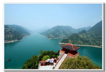 长阳清江画廊一日游【真纯玩无自费/体验清江美景/土家风情】【[安心出行]导游司机皆持有健康绿码，车辆高频率消毒，随车配备防疫物资。】