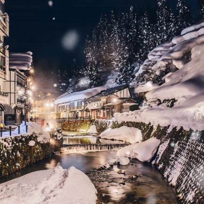 日本仙台出发+宫城藏王狐狸村+藏王连峰+御釜+银山温泉一日游