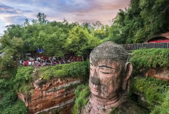 乐山大佛+黄龙溪一日游【2-6人精品小团｜船游大佛】【[2-6人纯玩小团]| 主打松弛自由 | 贴心管家专属服务 | 只为给您更私密的旅行体验。】