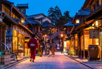 日本京都-琉璃光院-三千院-贵船神社-岚山-红叶巡礼/红叶季【专业行程定制，精选热门景点，高效游玩不走回头路，贴心服务保障，轻松】