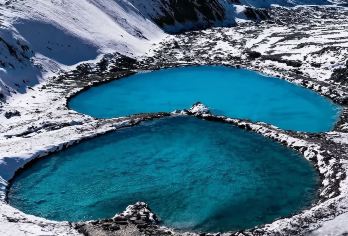 【赠骑马·纯玩·无购物】岗什卡雪峰·连心湖+祁连草原【[成团保障]封顶8人小团市区规定范围内上门接送，大巴团分站式集合灵活舒适性价比高，多套餐任你选择】