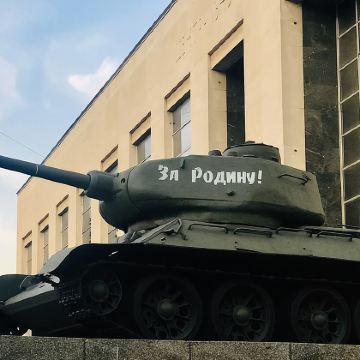 俄罗斯莫斯科中央武装力量博物馆+克里姆林宫军械库一日游