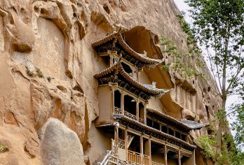 张掖七彩丹霞+马蹄寺一日游丨丹霞看日落+千佛洞+定点上下车【免费送张掖站，正规旅游大巴，带领队】