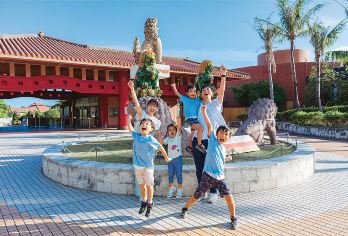 9人小团·冲绳南部+海钓一日游丨3H中文海钓出海丨可酒店接送【[冲绳文化王国]体验琉球文化的主题公园,重现了琉球王朝时代的风貌。】