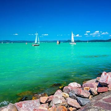 巴拉顿湖+陶波尔曹泉洞+柴佩尔岛+布达佩斯多瑙河观光游船