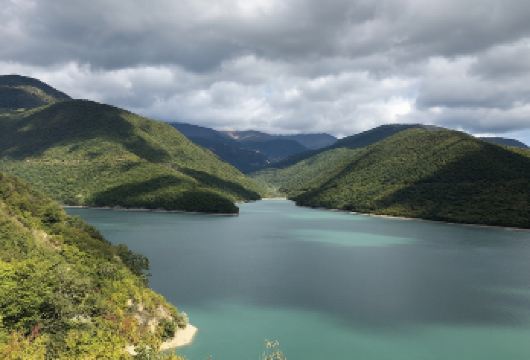 水库+古道里滑雪场+阿娜努日+三一教堂+食品市场+友谊纪念碑【精品包车，私享空间，上门接送，轻松出行】