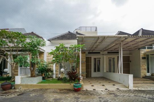 Villa NoRa with Private Pool at Batu Malang