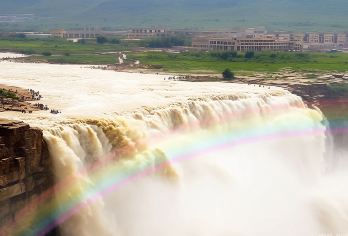 陕西黄河壶口瀑布一日游【2+1头等舱丨早午餐三环内接】【[无优出行]头等舱2+1按需选择，车位35座可半躺式出游，特邀壶口斗鼓表演，斗鼓迎宾表演，陕北文化】