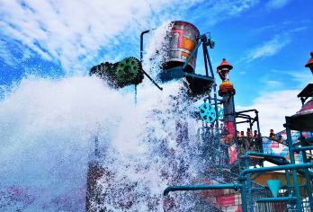 襄阳古城摸砖墙，奇梦海滩泼清凉 —— 一天踏遍两重 “江湖”【中文司机】