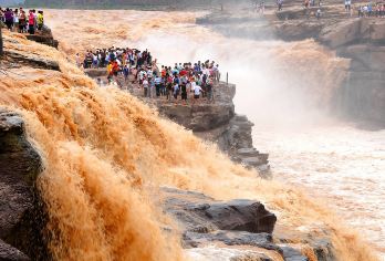 陕西壶口瀑布+南泥湾 精品包车+多种车型+时间不限+上门接送【地道的陕北小伙带您玩转壶口瀑布等景点】