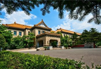 伪满皇宫+长影旧址+净月潭【坐红旗-游长春】一单一团【亮点一：精品小独立团，2-8人独立成团，不拼客。无任何隐形消费，沉浸式体验长春美景。】