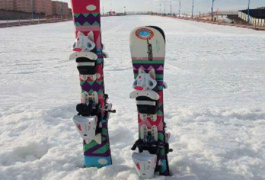 白鹿原滑雪场【冬季滑雪】+另有西安三环内上门接【时间充裕】【冬日专属，感受冬日的速度与激情。】