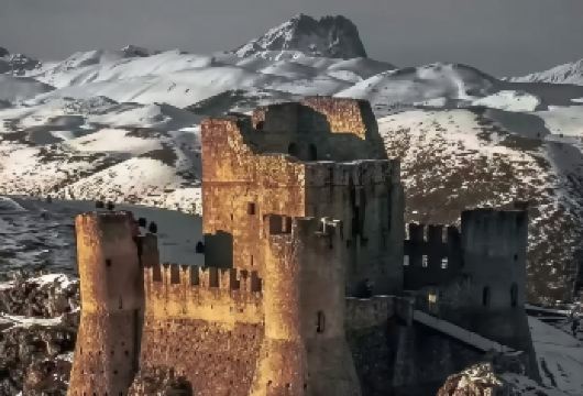 包车串联99喷泉+圣伯纳迪诺教堂+西班牙城堡+公园+大萨索山【无需为交通烦恼，舒适专车全程接送，行程灵活自由，随心掌控游览节奏，沉浸式感受意大利风情。】