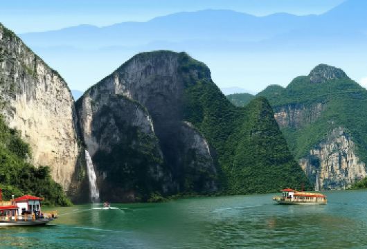 恩施大清江景区一日游【清江蝴蝶崖·含船票+接送·船观不上岸】【恩施，一个如诗如画的地方，等待着你的探索。 踏上这片土地，仿佛进入了一个梦幻的世界。】