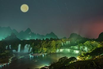 德天跨国瀑布+明仕田园一日游（含门票，含午餐）全程纯玩【边境探秘游:深入感受中越边境风情，探秘边境5A级景区-德天跨国大瀑布;】