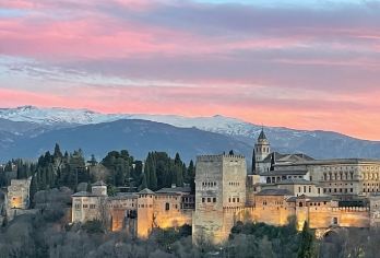 西班牙阿尔罕布宫+皇家礼拜堂一日游/行程可调-可代订门票【精选热门景点，高效游玩不走回头路，深度了解文化内涵，贴心服务保障，轻松享受旅程，性价比超高的旅行。】