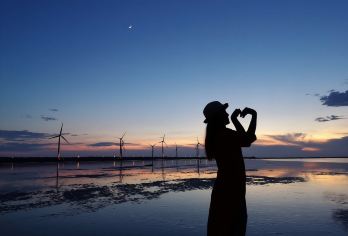 台中歌剧院＋彩虹眷村＋高美湿地包车一日游（行程自由安排）【台中包车一日游，行程随你排，想去哪就去哪。】