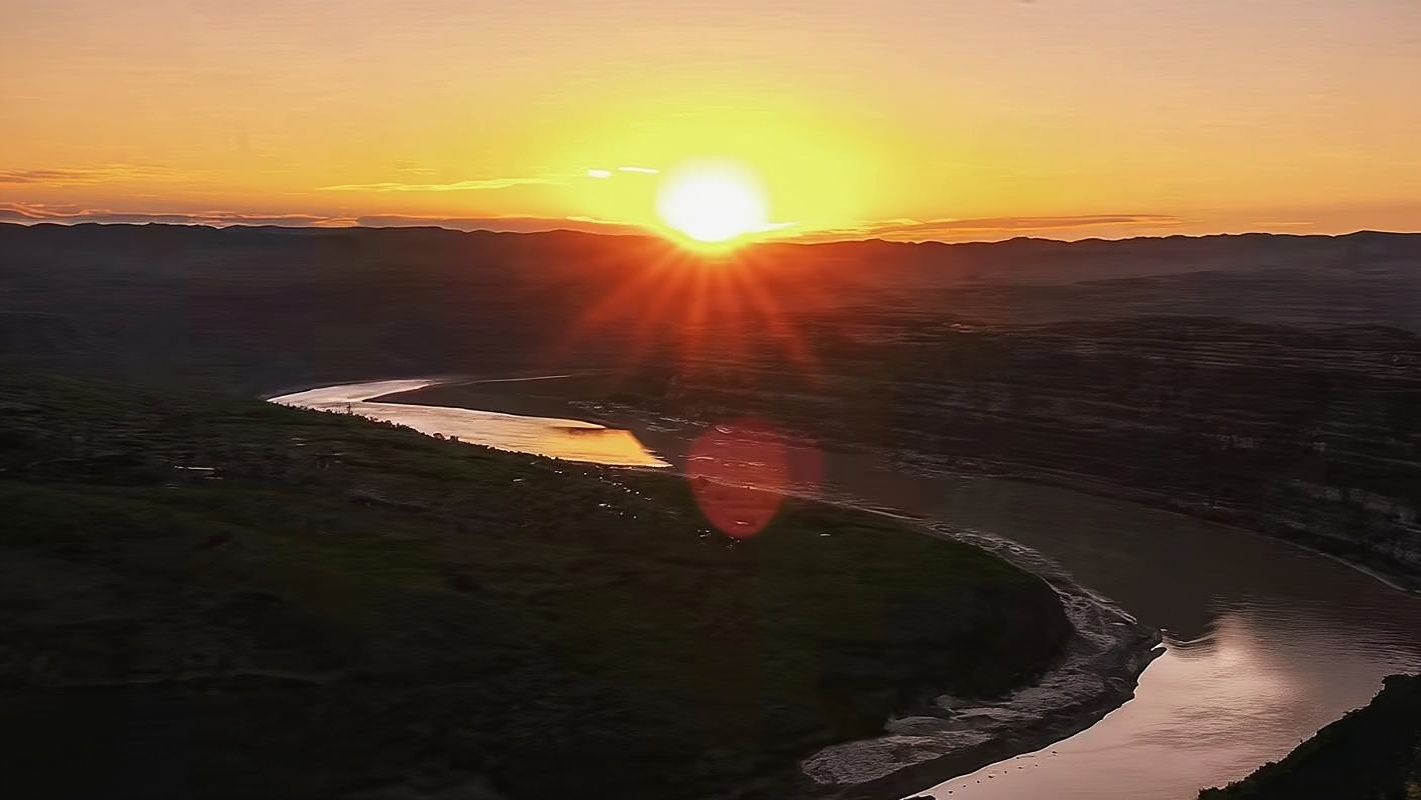 延安梁家河村+文安驿镇+延川黄河乾坤湾拼团一日游（2人起发）