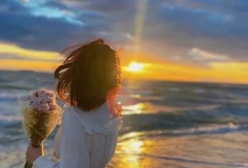 涠洲岛一日游【火山地质探秘+松树湾下午茶+南湾海洋运动体验】【私家小团轻松出行+当地向导司机活导航带你避坑玩转海岛+赠涠洲特产小礼物 不虚此行！】