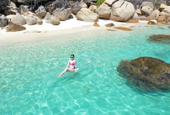 三亚百福湾【亚马训官方运营】玻璃海水浮潜玻璃船香蕉船摩托艇【百福湾玻璃海水，百福岛（湾），人少、景美、水清，玻璃船航拍 天使之翼 写真 香蕉船】