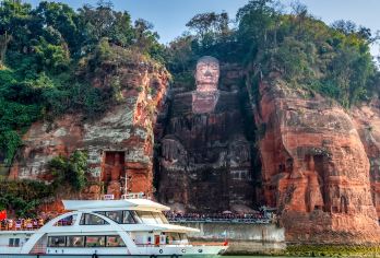 乐山大佛+黄龙溪古镇一日游【2-6人精品小团/三环内包接送】【[品质纯玩]纯玩品质，不进店不购物，无强制消费行程透明】