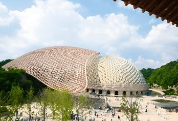 [南京] 牛首山、总统府、玄武湖包车一日活动-城市观光【漫步于南京**标志性的遗址，追寻孙中山和皇帝的足迹。 您可以按照自己的节奏自由地独立探索每个景点，同时享受私家车和司机的舒适。 参观牛首山森林公园、总统府、玄武湖、鸡鸣寺和充满活力的文庙区等标志性景点。】