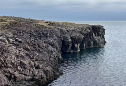 凯夫拉维克包车一日玩转：温泉、维京船、板块裂缝、音乐史、教堂【无需为交通烦恼，舒适专车全程接送，行程灵活自由，随心掌控游览节奏，沉浸式感受冰岛风情。】
