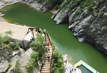 水利奇观香山红叶郑国渠+袁家村【2-6人团】一日【景区门票全含，景区游览时间充足，旅途行程自由，真纯玩，无套路，无任何强制消费，享受美好惬意旅行。】