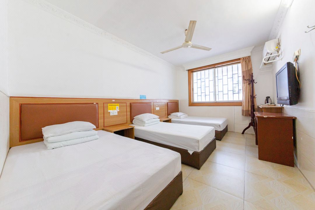Chongming Chengcheng Hotel