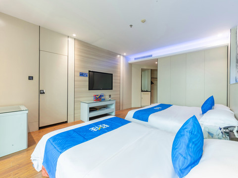 轻住·悦享酒店（阳江东汇城广场店)